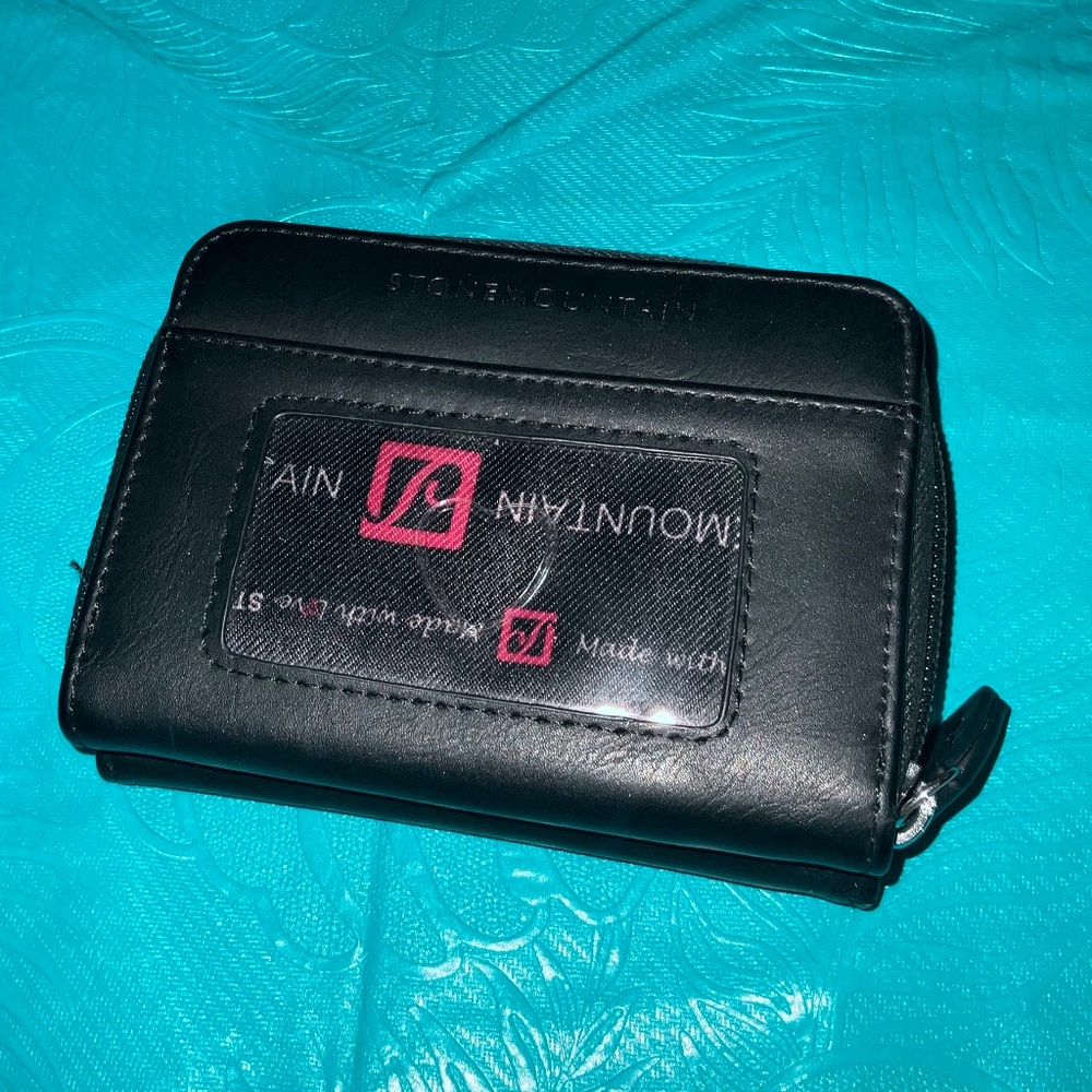 Stone Mountain Nubuck Wallet - Picture 2 of 4